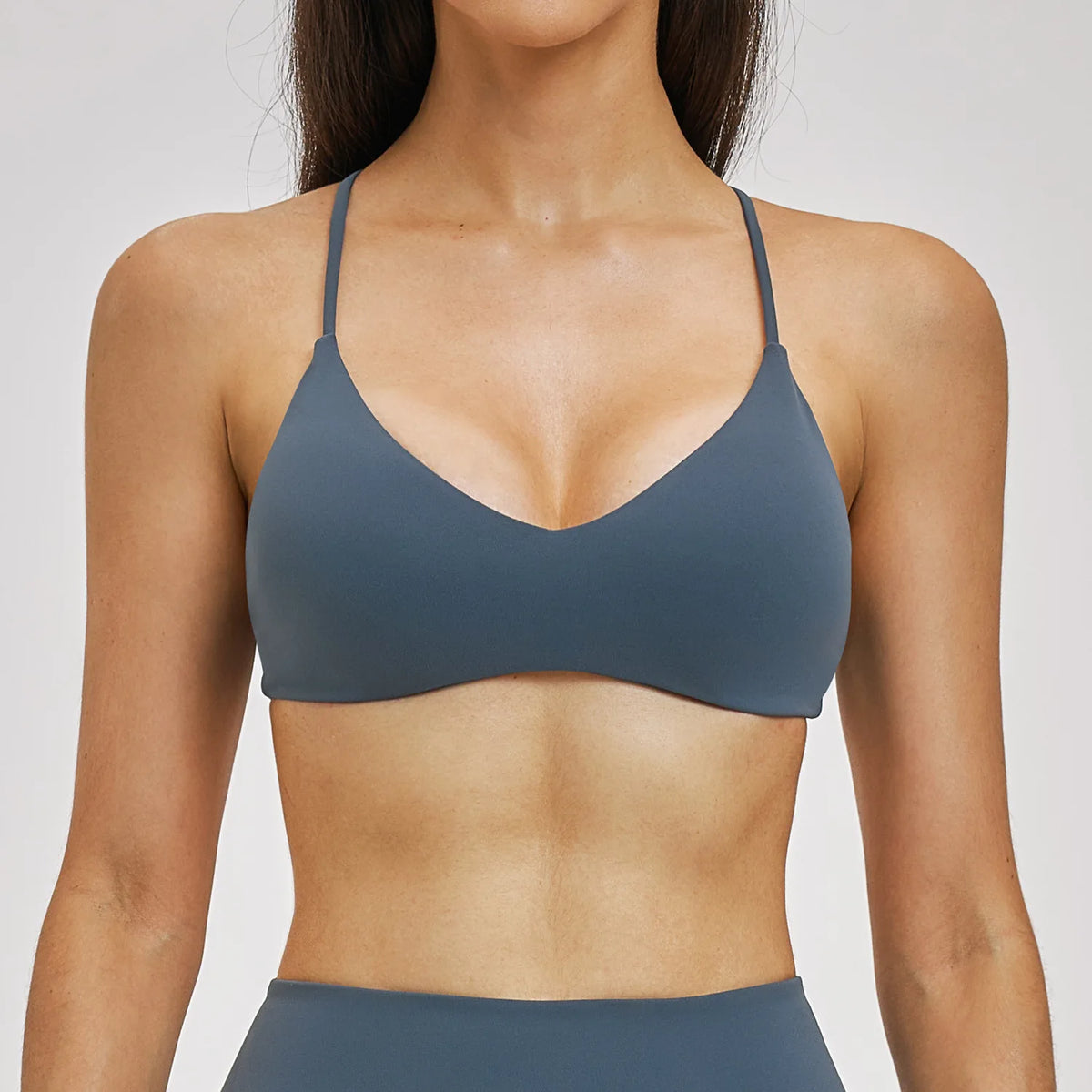 Backless Bra — טופ ספורט לנשים מבית FORMA — תמונה 2