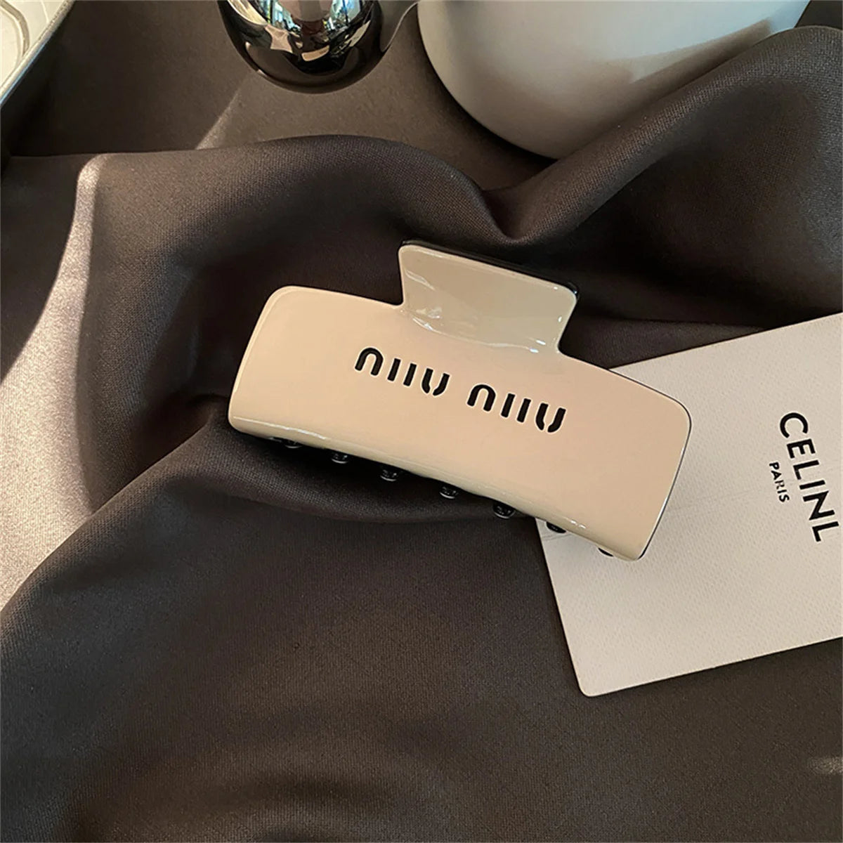 FORMA ivory clip