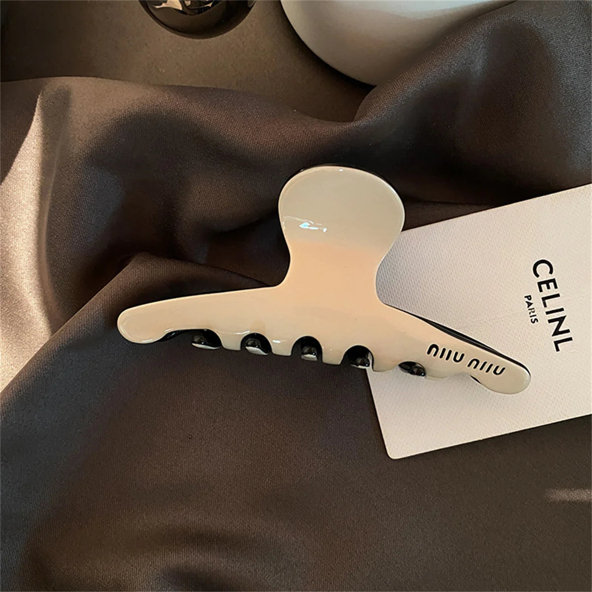 FORMA ivory clip