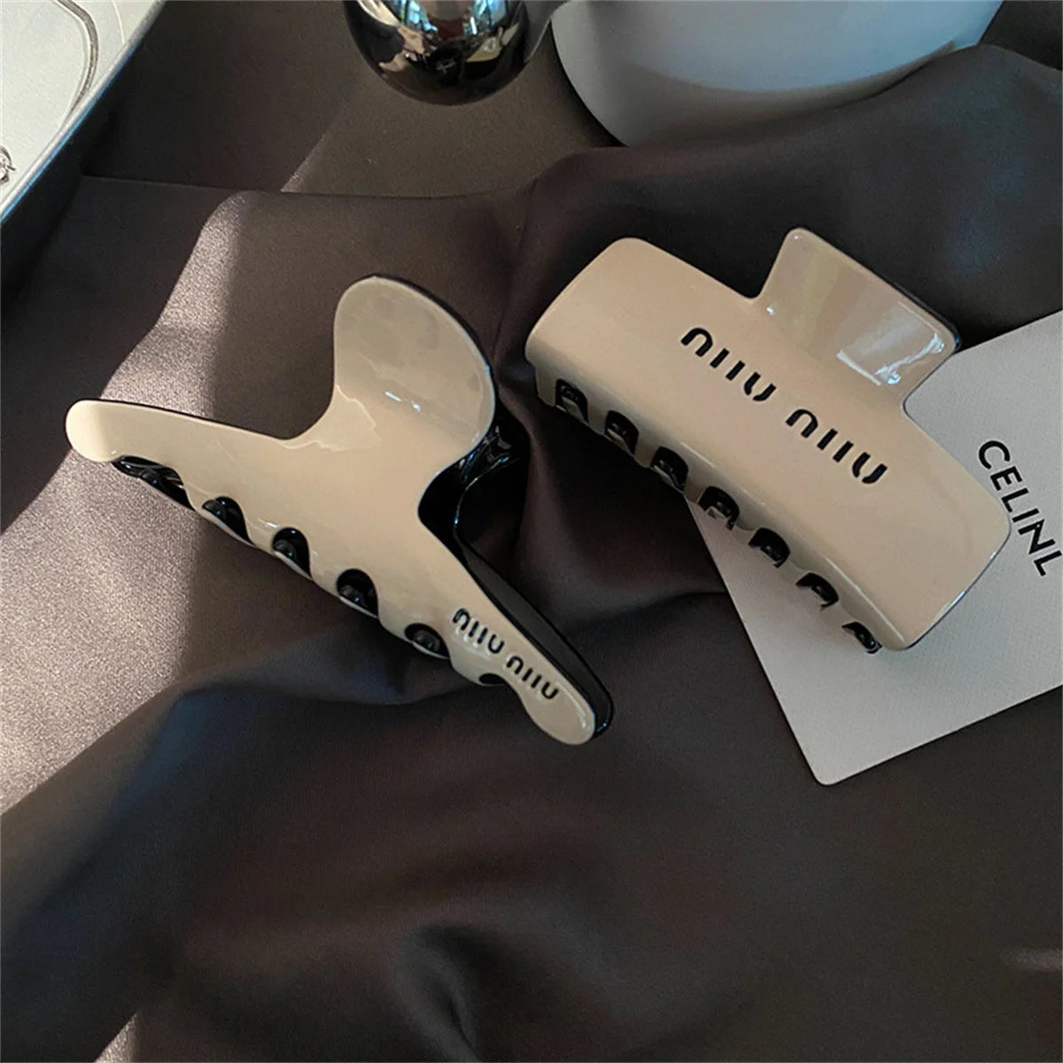 FORMA ivory clip